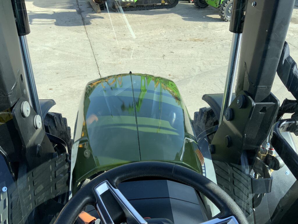 Valtra N175 Unlimited Versu Tractor (ST25430)