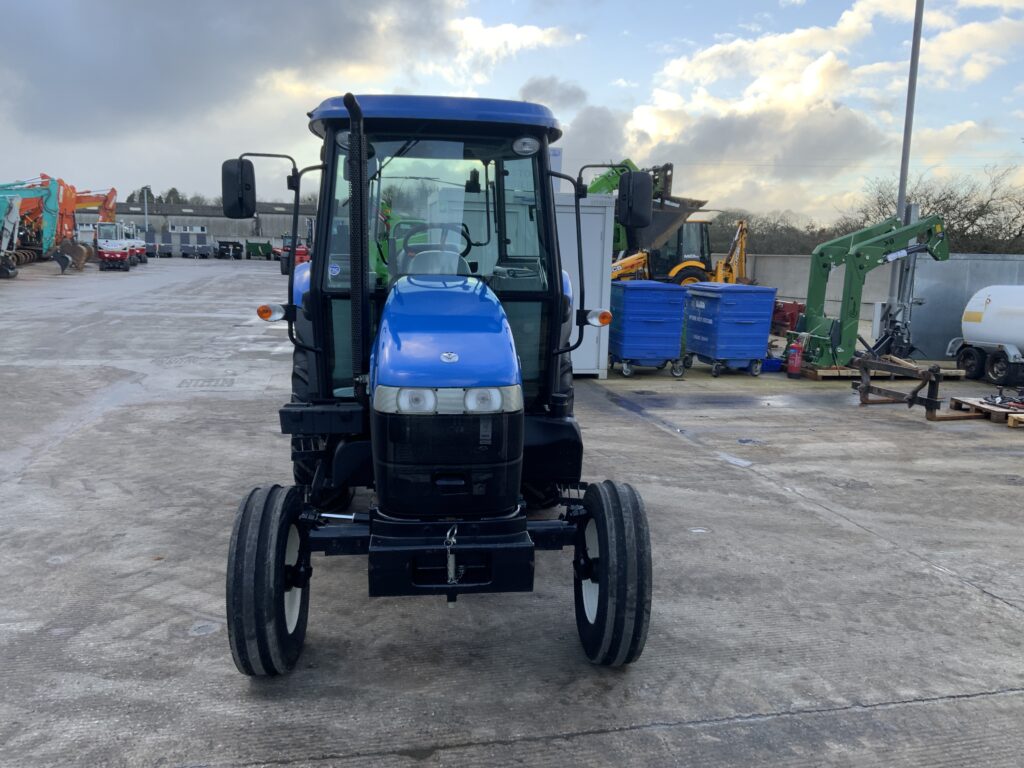 New Holland TD5010 Tractor (ST25884)
