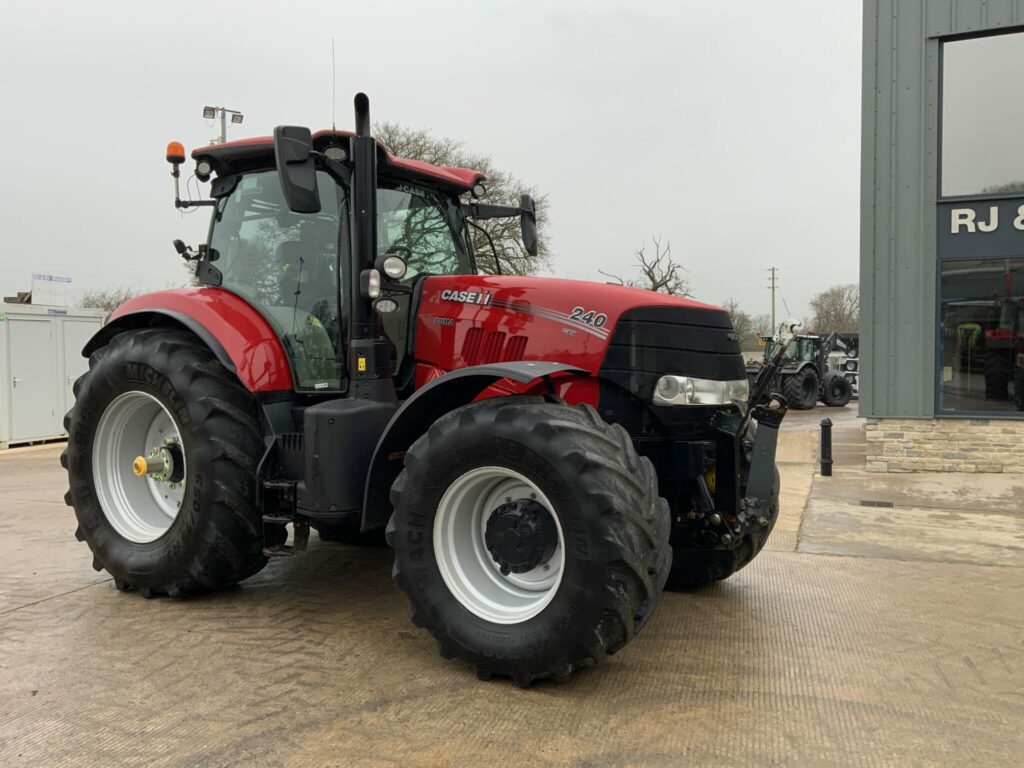 Case 240 CVX Puma Tractor (ST25548)