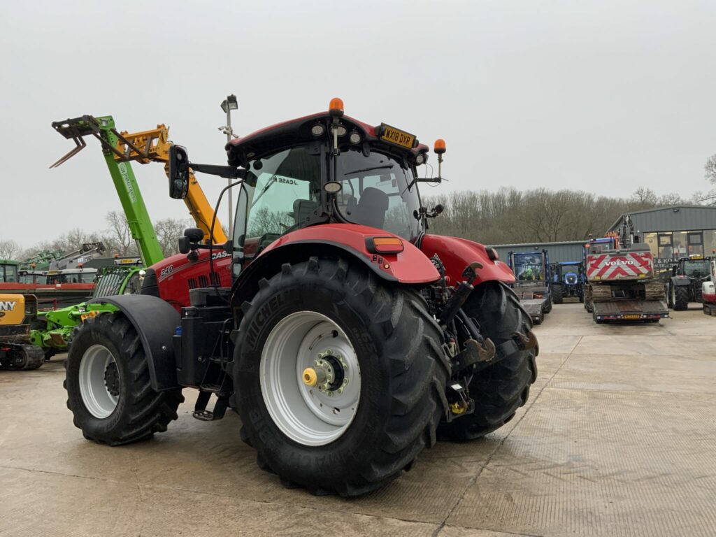 Case 240 CVX Puma Tractor (ST25548)