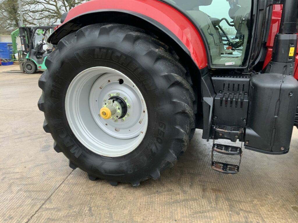 Case 240 CVX Puma Tractor (ST25548)