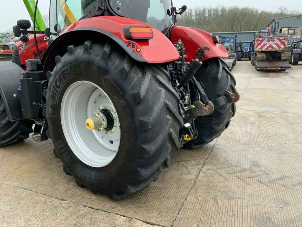 Case 240 CVX Puma Tractor (ST25548)