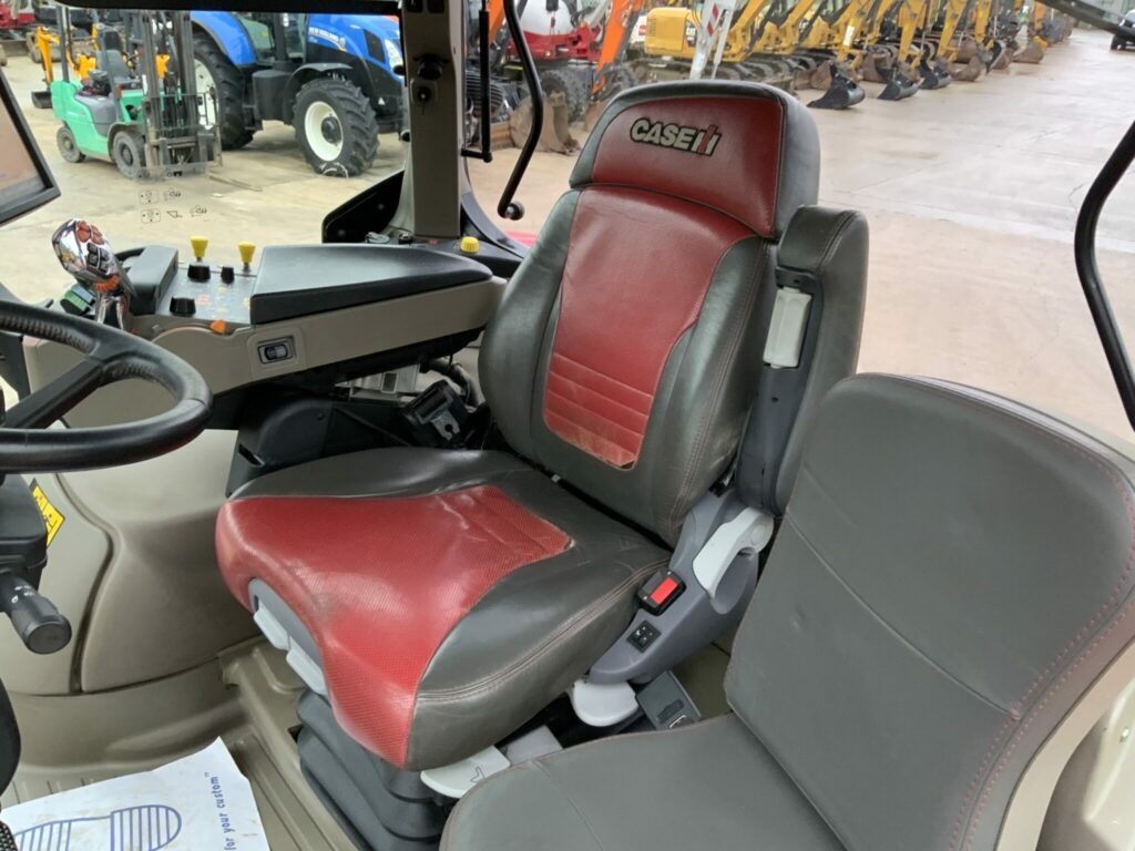 Case 240 CVX Puma Tractor (ST25548)