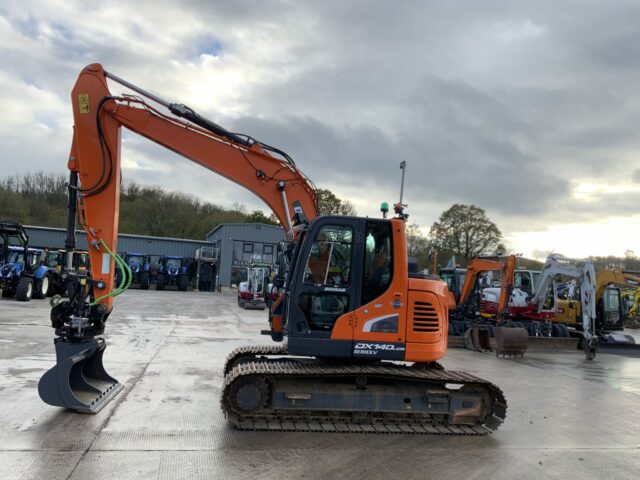 doosan-dx140lcr-5-digger-st25037-img-3887-2048x1536