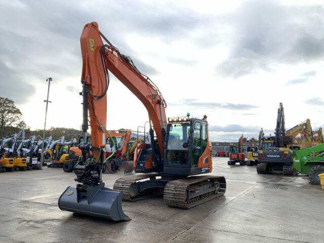 doosan-dx140lcr-5-digger-st25037-img-3888-2048x1536