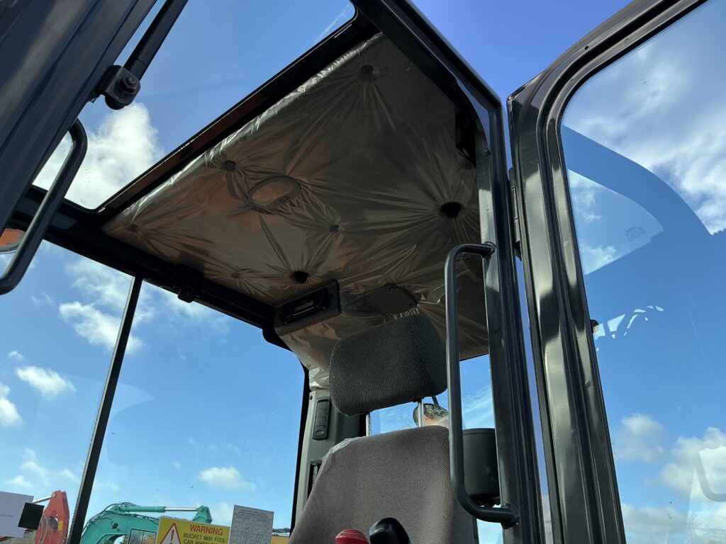 Doosan DX85R Digger (ST25674)