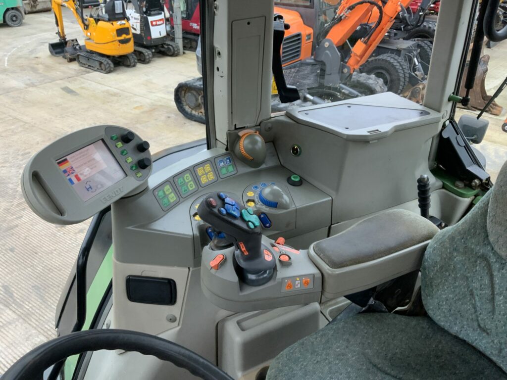 Fendt 716 Tractor (ST25458)