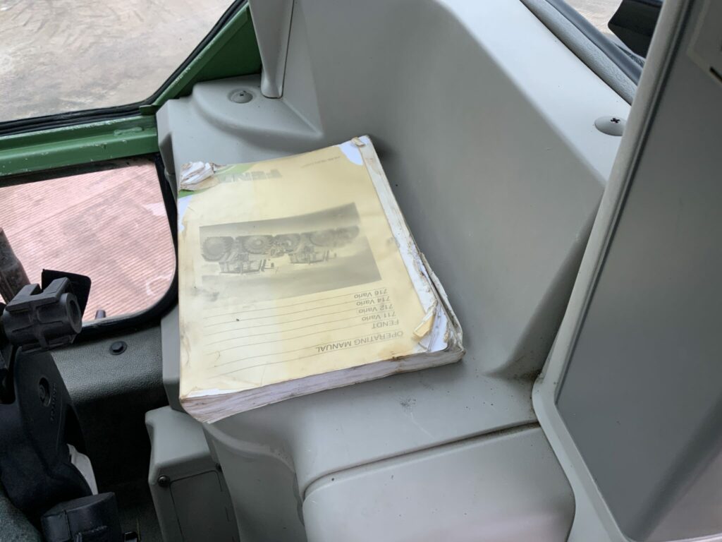 Fendt 716 Tractor (ST25458)