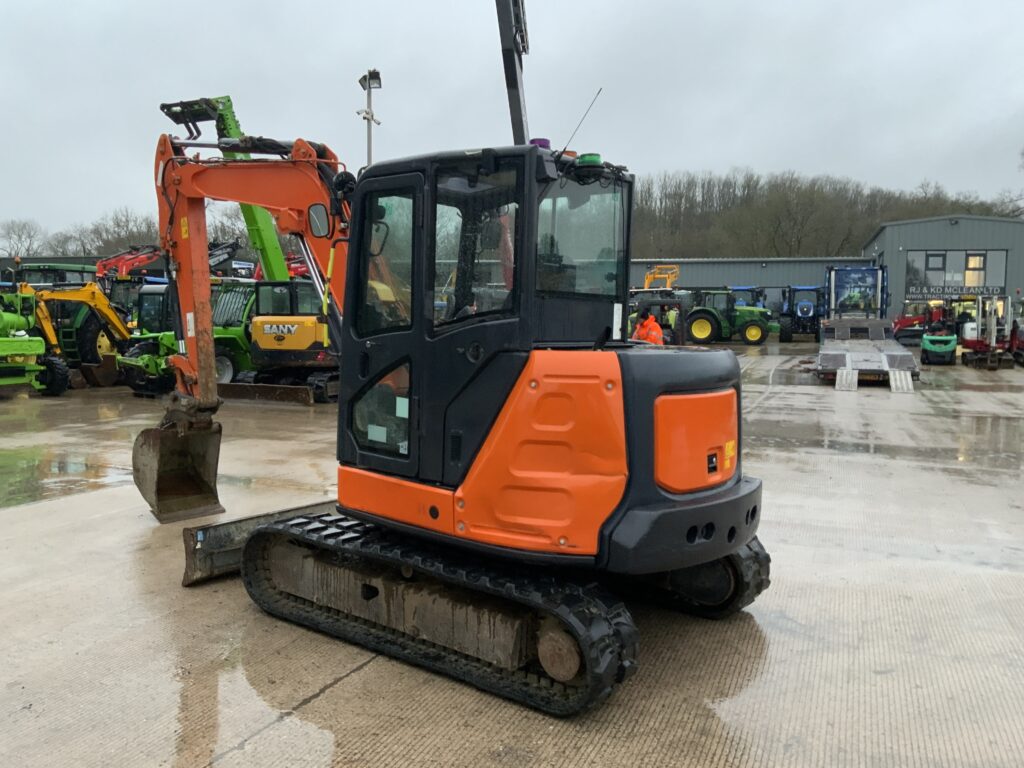 Hitachi Zaxis 65USB-5 Digger (ST25604)