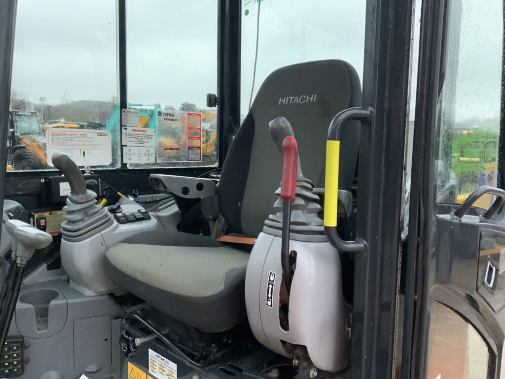 Hitachi Zaxis 65USB-5 Digger (ST25604)