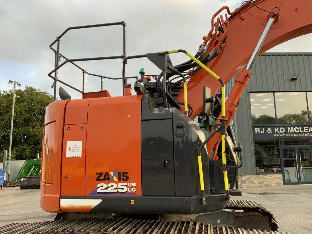 Hitachi Zaxis ZX225 us LC Digger (ST23966)