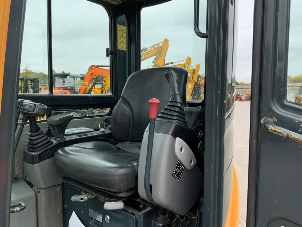 Hyundai Robex 27z-9 Digger (ST24418)