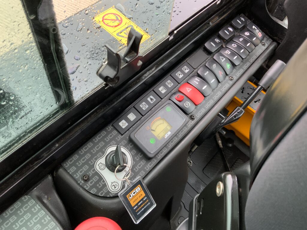 JCB 1CX Wheeled Skid Steer Backhoe Digger (ST25764)