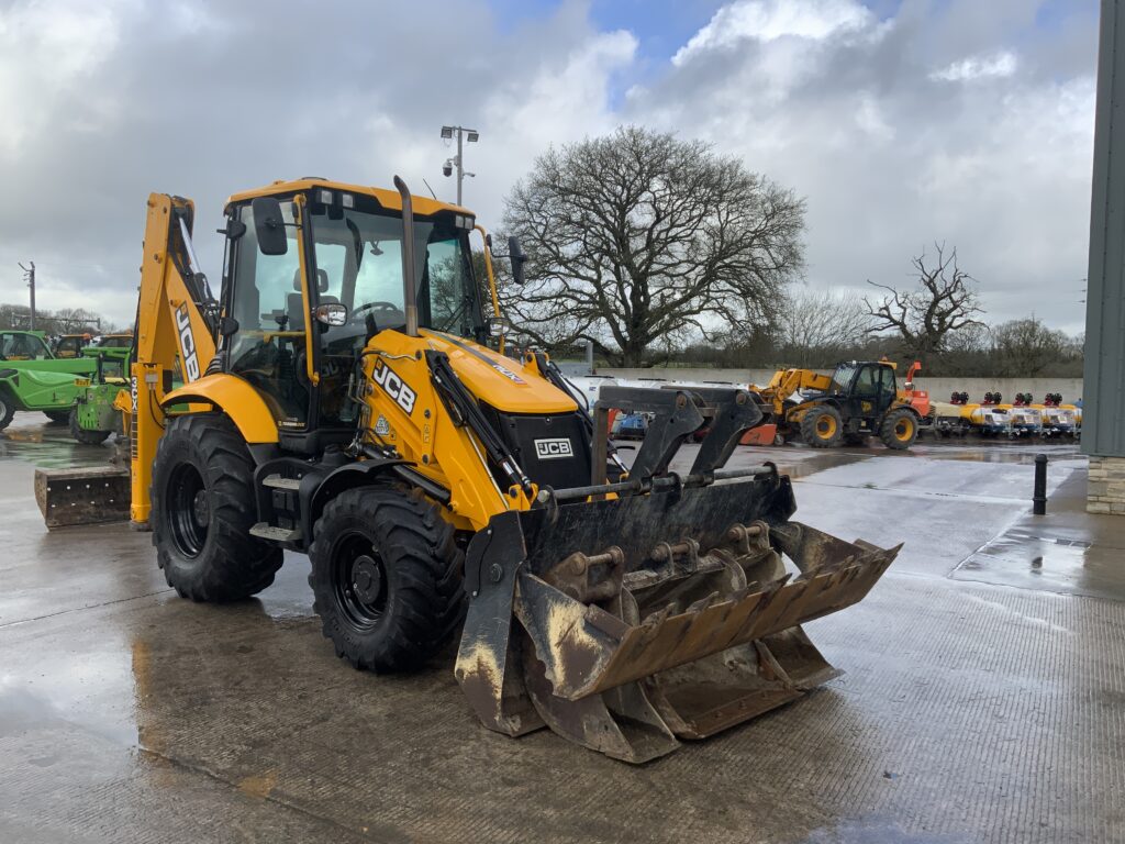 JCB 3CX Site Master Pro Wheeled Digger (ST25999)