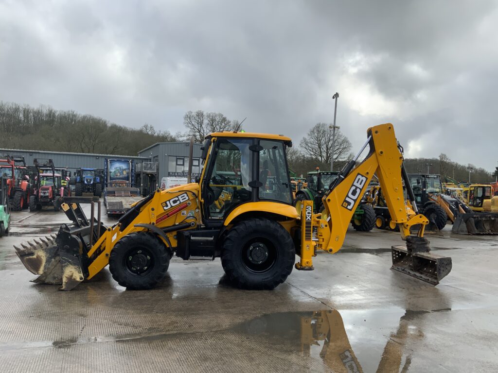 JCB 3CX Site Master Pro Wheeled Digger (ST25999)