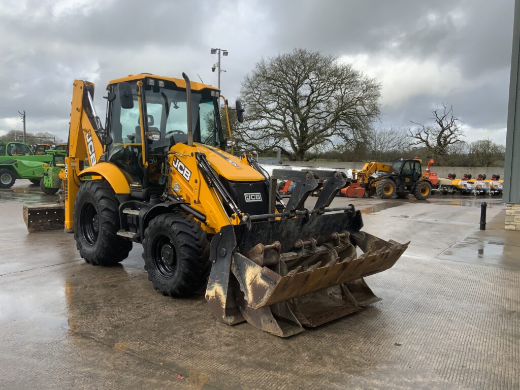 JCB 3CX Site Master Pro Wheeled Digger (ST25999)