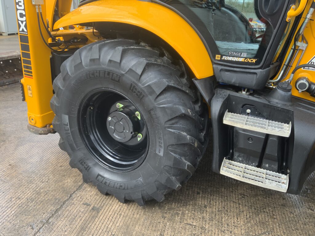 JCB 3CX Site Master Pro Wheeled Digger (ST25999)
