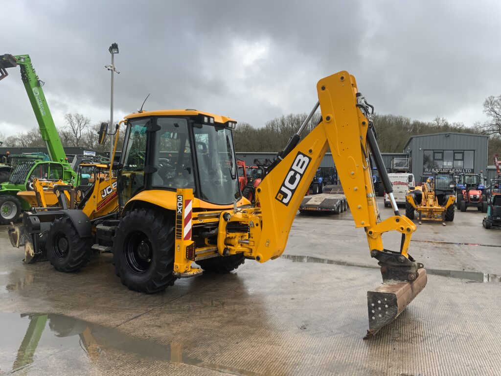 JCB 3CX Site Master Pro Wheeled Digger (ST25999)