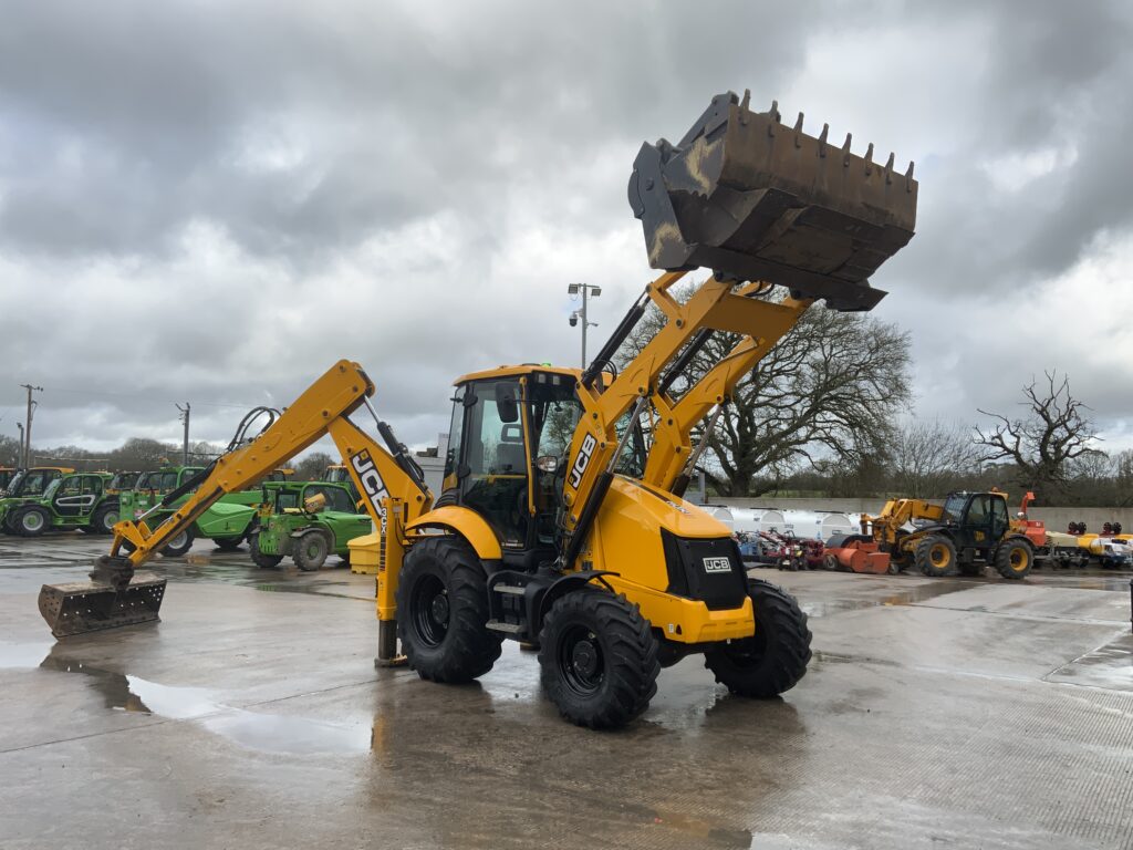 JCB 3CX Site Master Pro Wheeled Digger (ST25999)