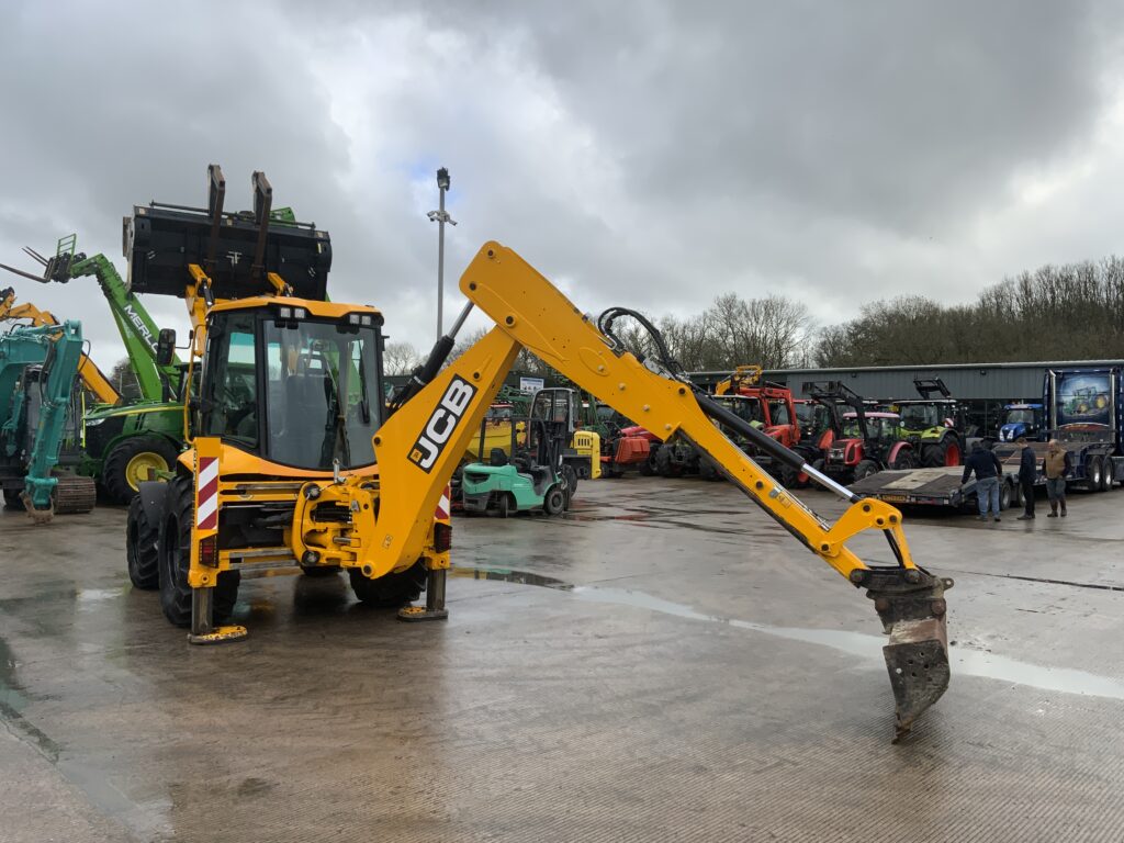 JCB 3CX Site Master Pro Wheeled Digger (ST25999)