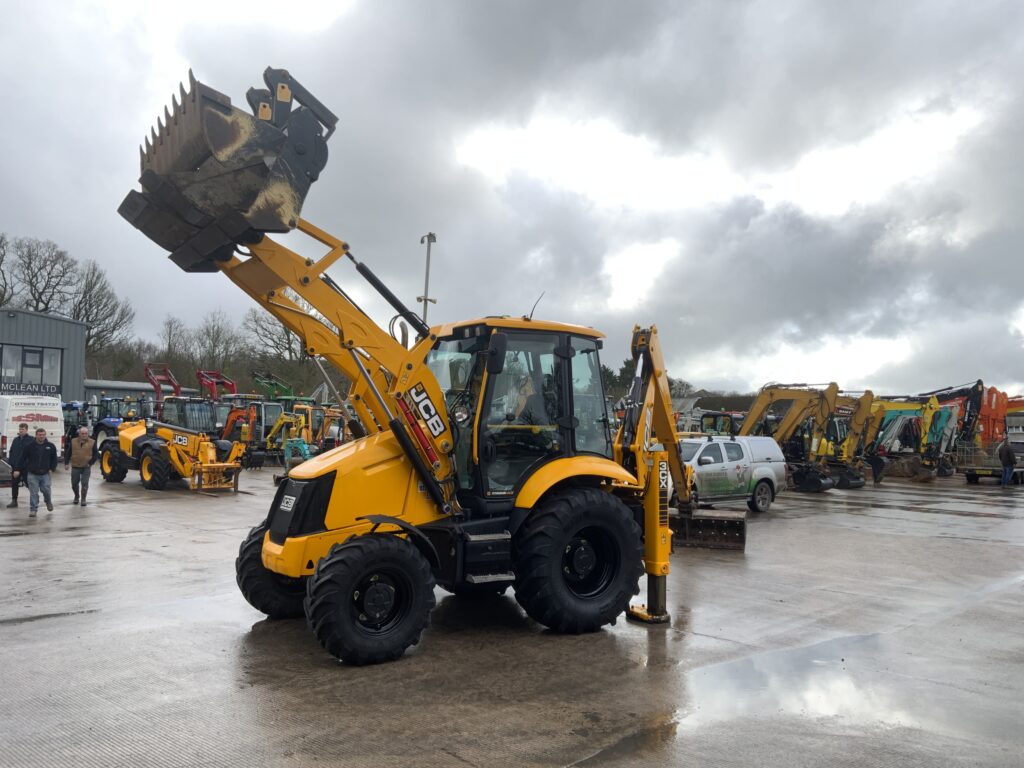 JCB 3CX Site Master Pro Wheeled Digger (ST25999)
