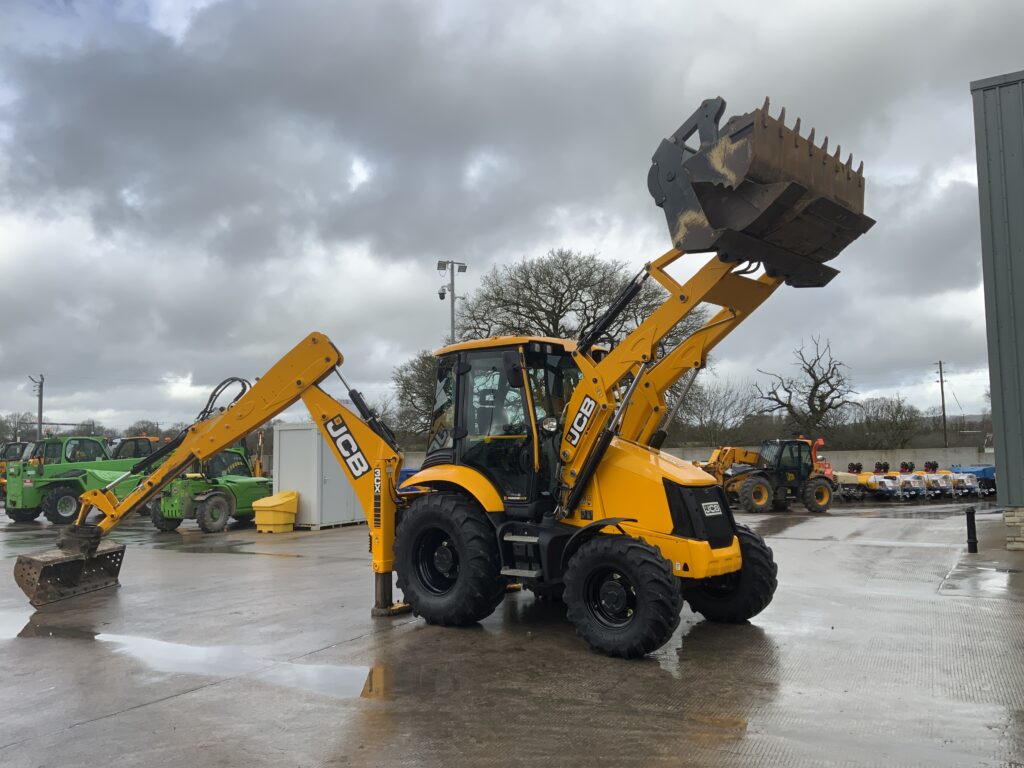 JCB 3CX Site Master Pro Wheeled Digger (ST25999)