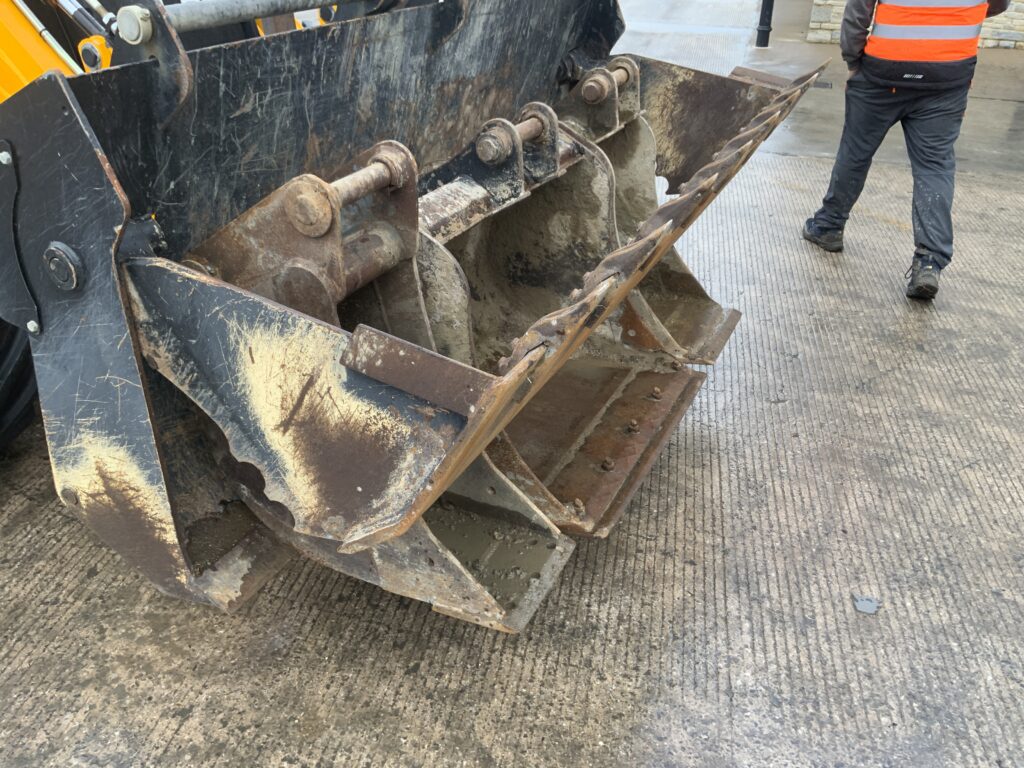 JCB 3CX Site Master Pro Wheeled Digger (ST25999)