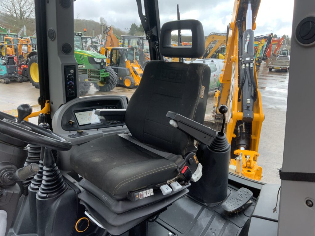 JCB 3CX Site Master Pro Wheeled Digger (ST25999)