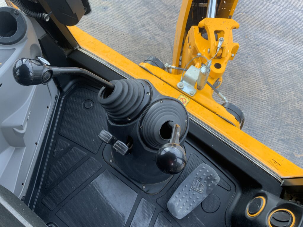 JCB 3CX Site Master Pro Wheeled Digger (ST25999)