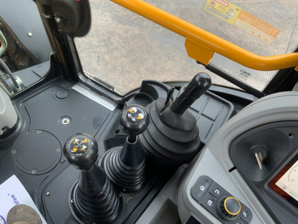 JCB 3CX Site Master Pro Wheeled Digger (ST25999)