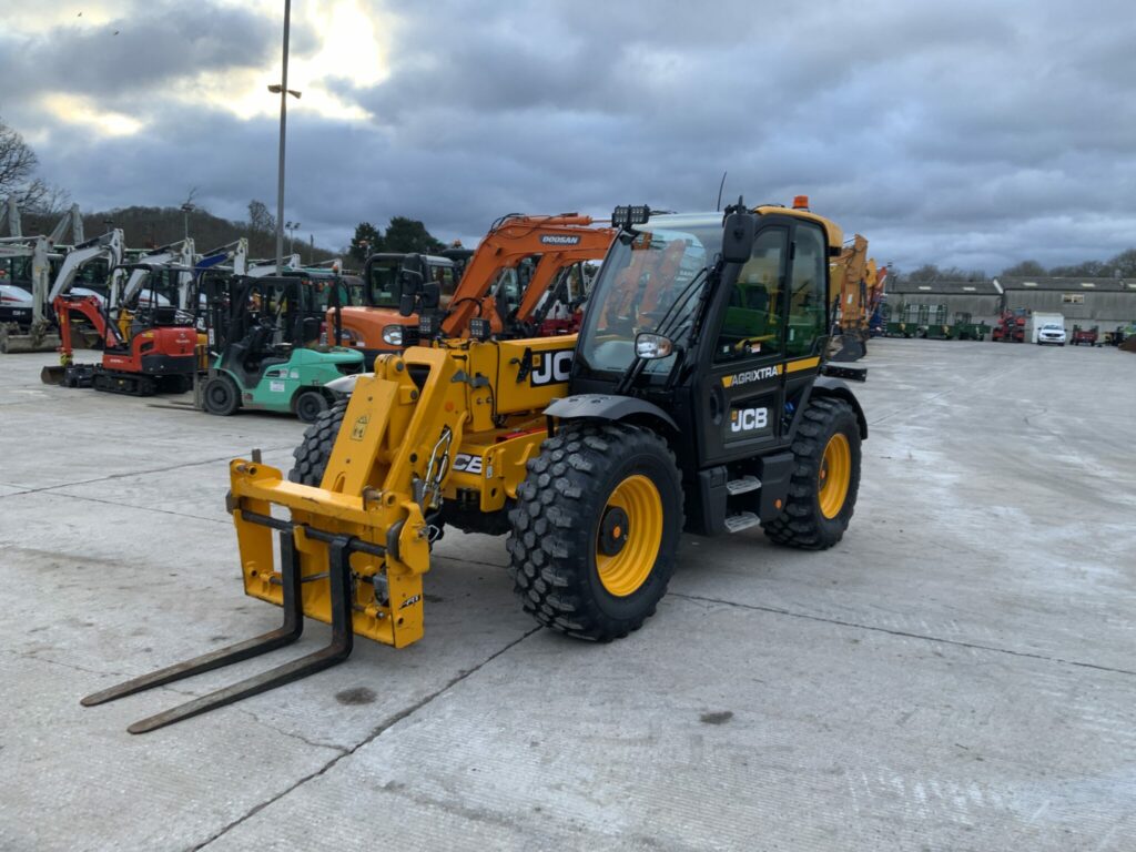 JCB 542-70 Agri Xtra Telehandler (ST25428)