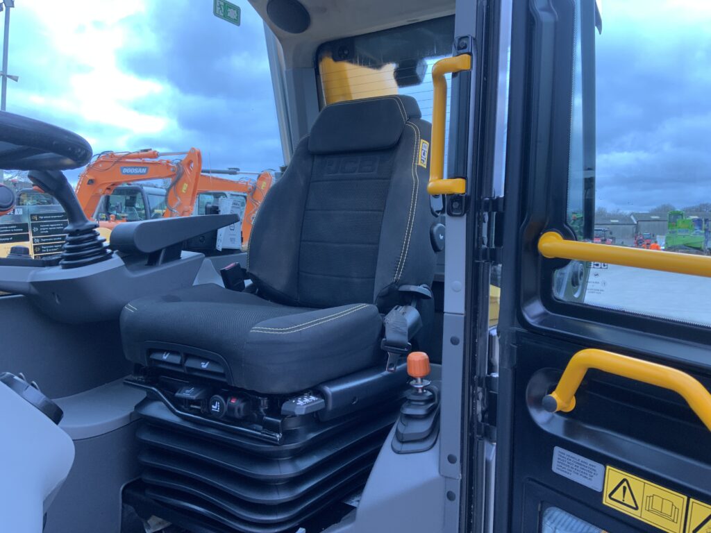 JCB 542-70 Agri Xtra Telehandler (ST25428)