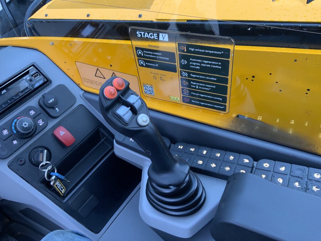 JCB 542-70 Agri Xtra Telehandler (ST25428)