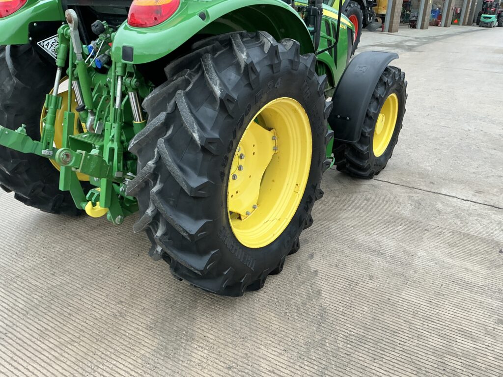 John Deere 5100M Tractor (ST25722)