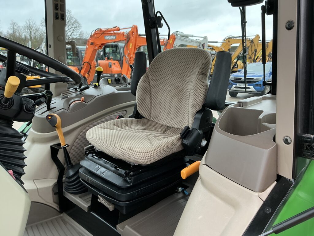 John Deere 5100M Tractor (ST25722)