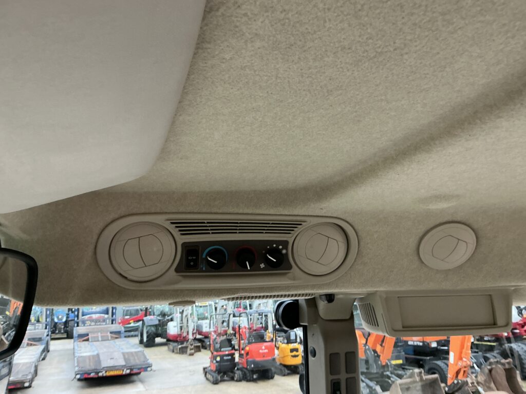 John Deere 5100M Tractor (ST25722)