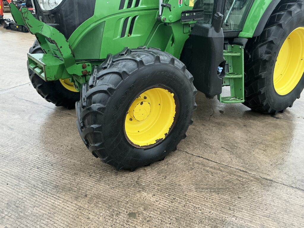John Deere 6120M Tractor (ST25511)