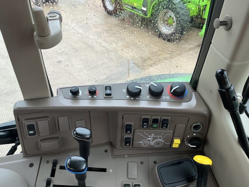 John Deere 6120M Tractor (ST25511)