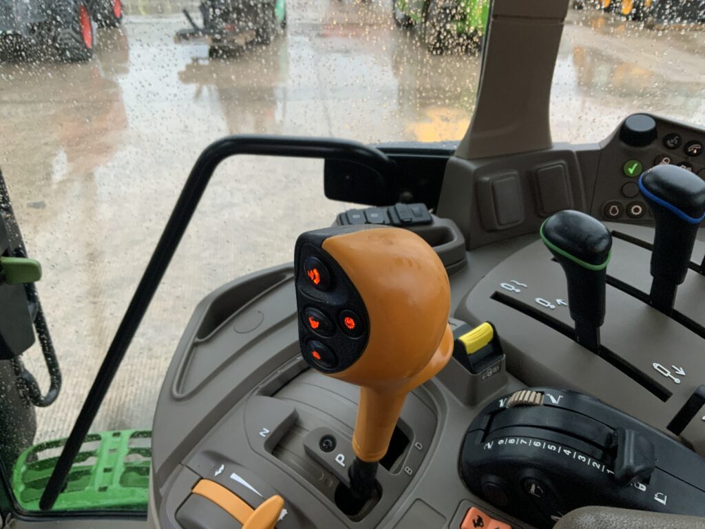 John Deere 6155M Tractor (ST25827)