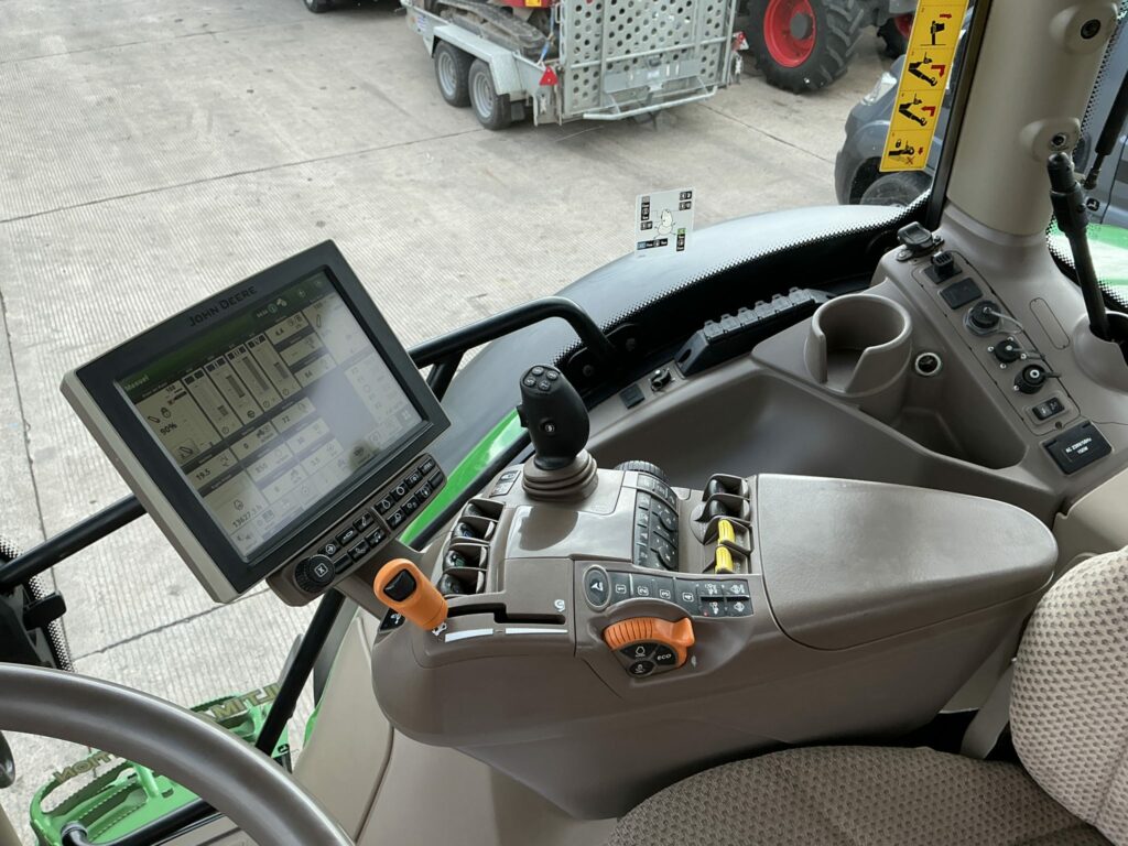 John Deere 6195R Tractor (ST24010)