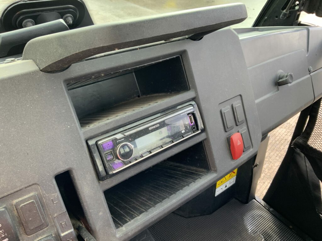 John Deere XUV 865M Gator (ST24249)