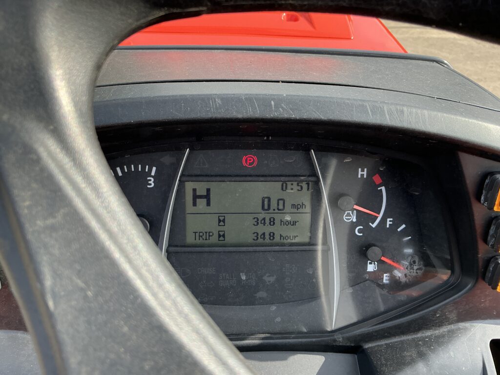 Kubota L1-552 Tractor (ST25925)