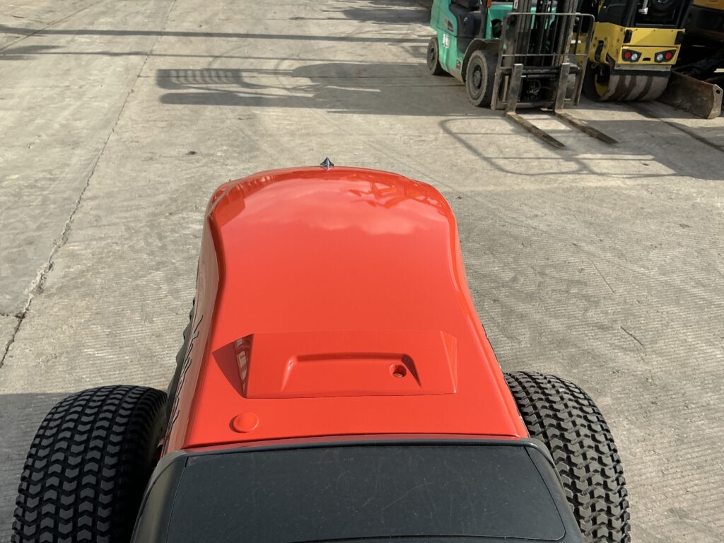 Kubota L1-552 Tractor (ST25925)