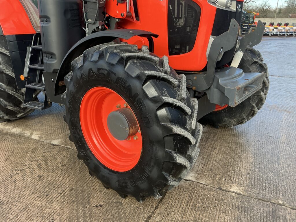 Kubota M7-133 Tractor (ST25633)