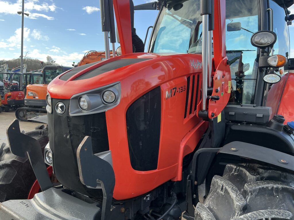 Kubota M7-133 Tractor (ST25633)