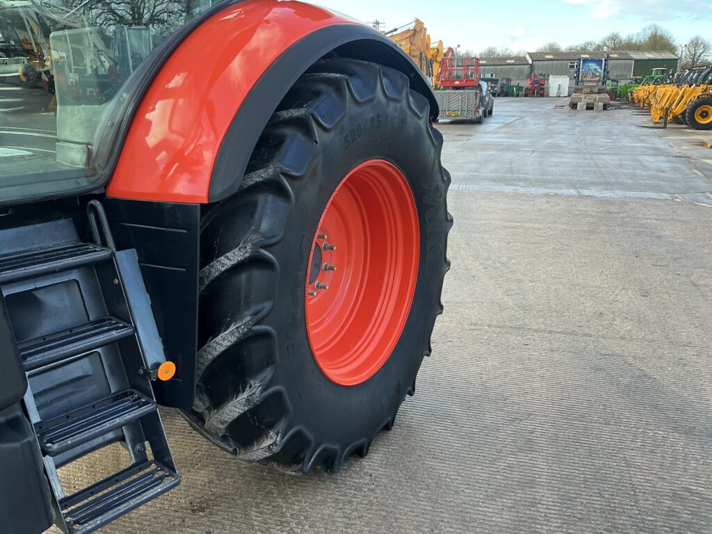 Kubota M7-133 Tractor (ST25633)