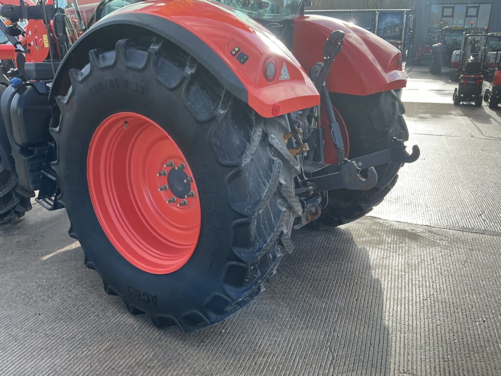 Kubota M7-133 Tractor (ST25633)