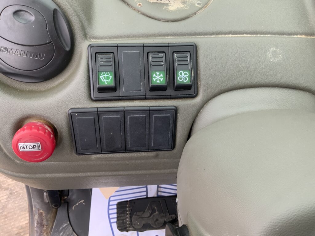 Manitou MRT2150+ Privilege Roto Telehandler (ST25728)