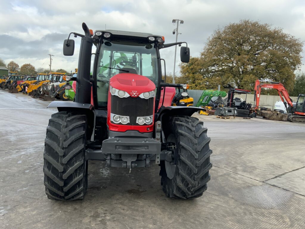 Massey Ferguson 6714S Dyna6 Tractor (ST24943)