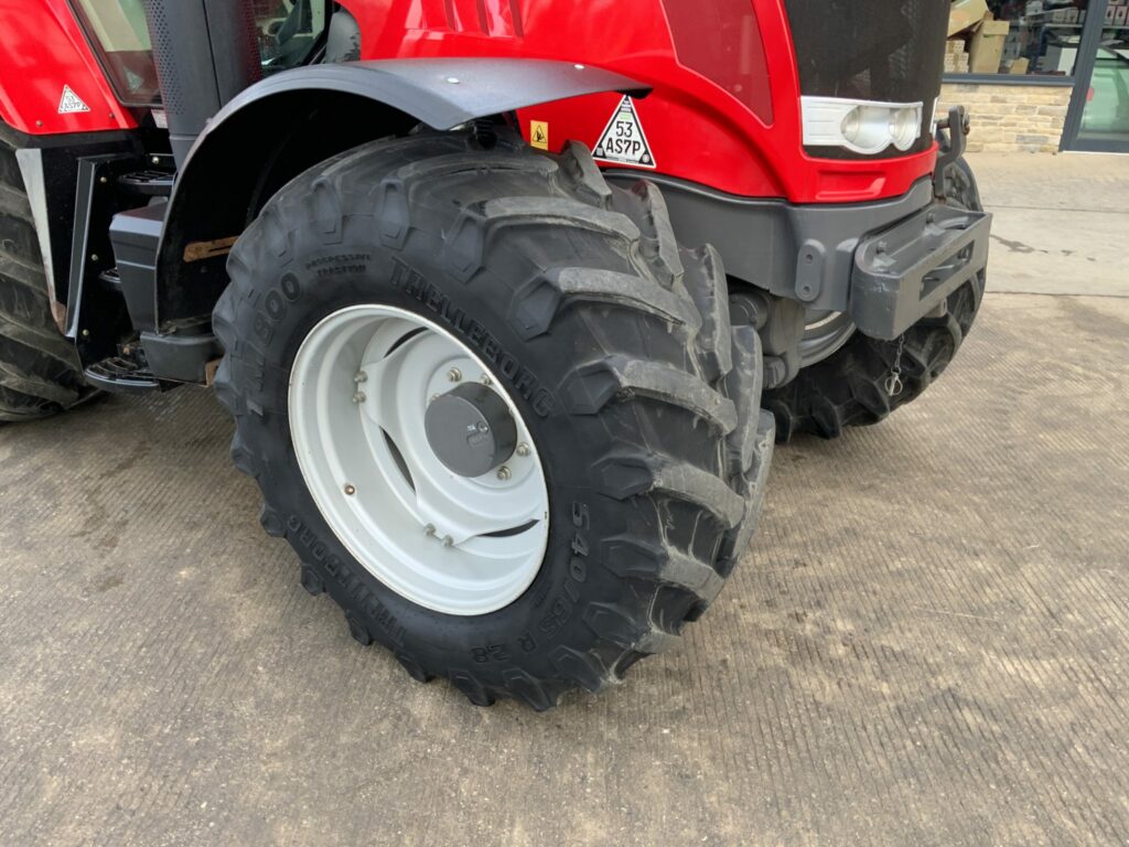 Massey Ferguson 6714S Dyna6 Tractor (ST24943)